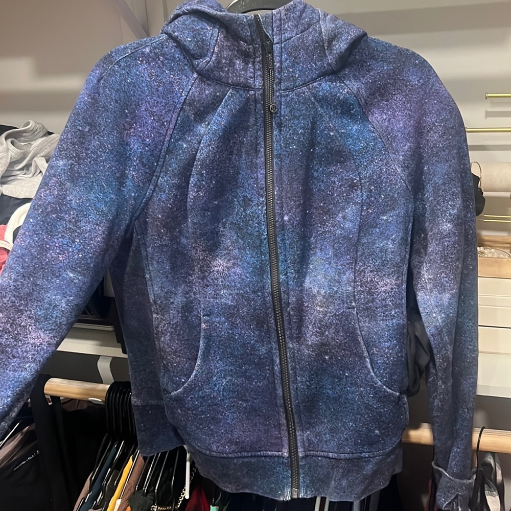 Lululemon sweater